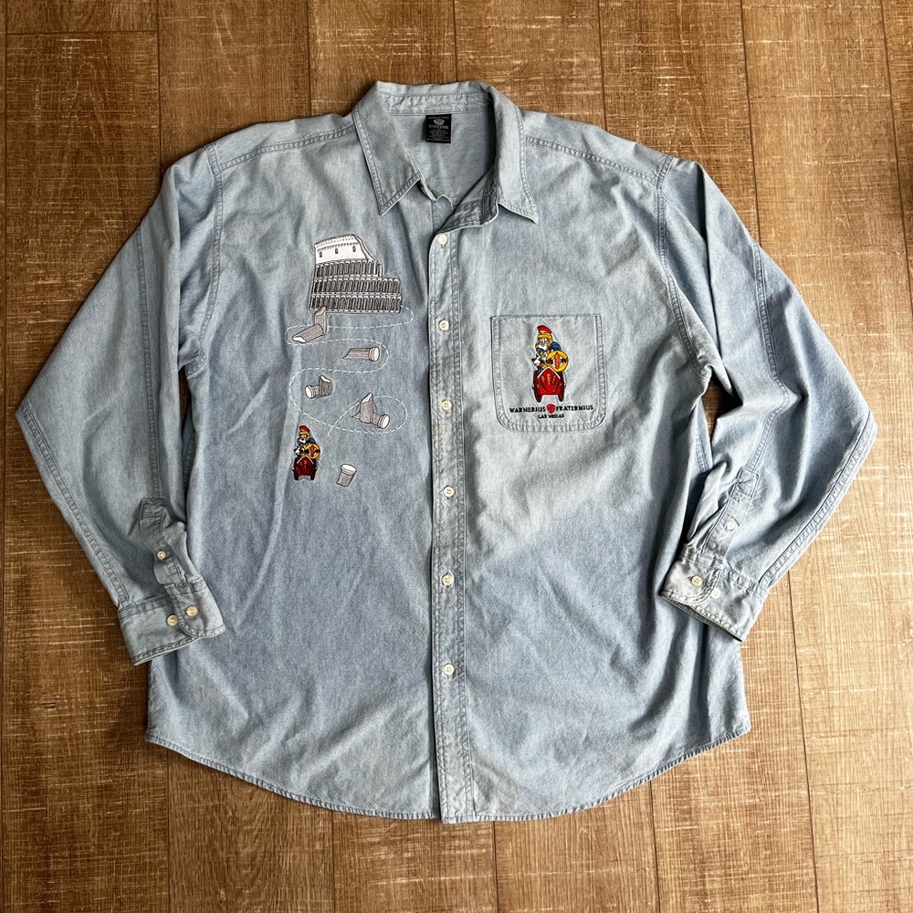 Vintage 1997 Looney Tunes Bugs Bunny Embroidered Button Up